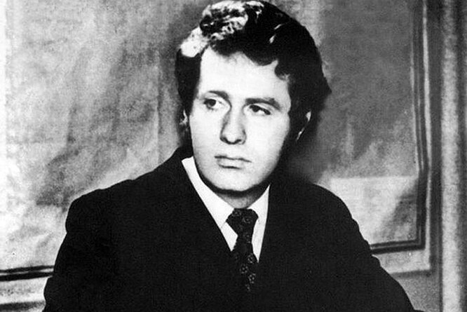 The main showman of politics: the biography of Vladimir Zhirinovsky – the country loved him! The main showman of politics: the biography of Vladimir Zhirinovsky – the country loved him!