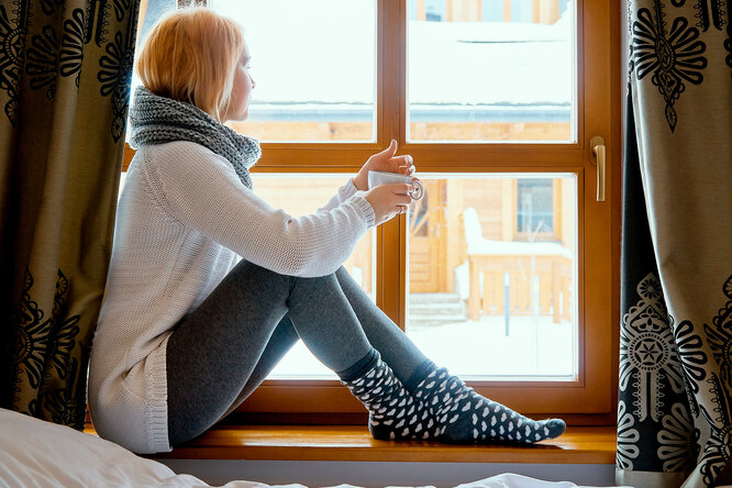 Как утеплить окна дома и не бояться зимней стужи