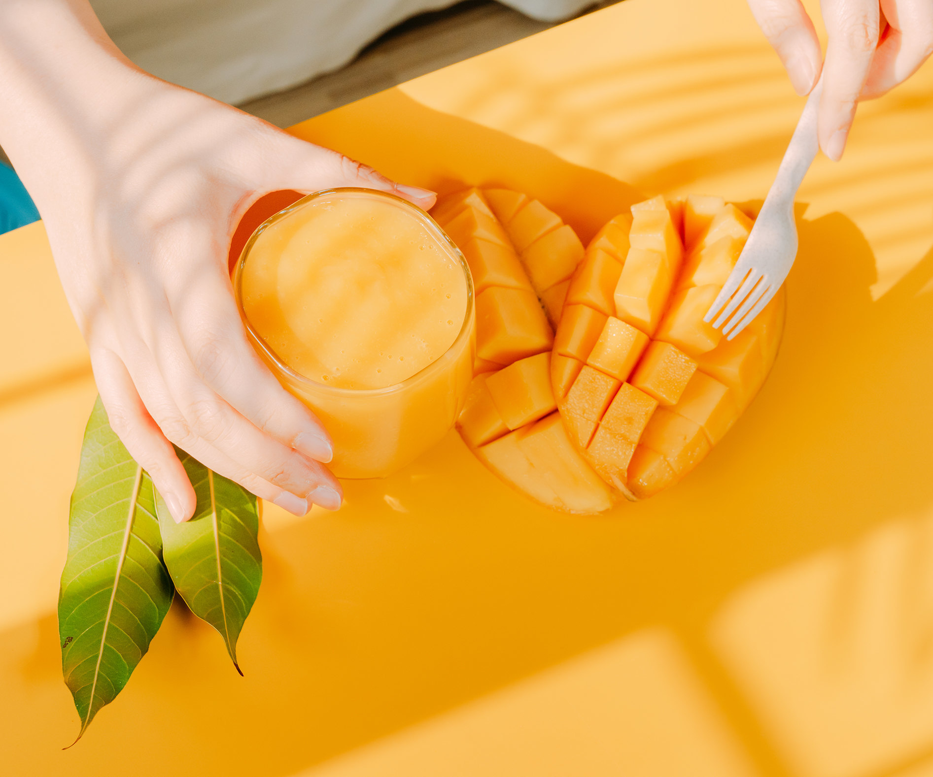 Йогурт, манго, ежевика: 12 полезных продуктов для красоты и здоровья