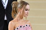 «Напали на дочь Джонни Деппа!»: Лили-Роуз защитили поклонники