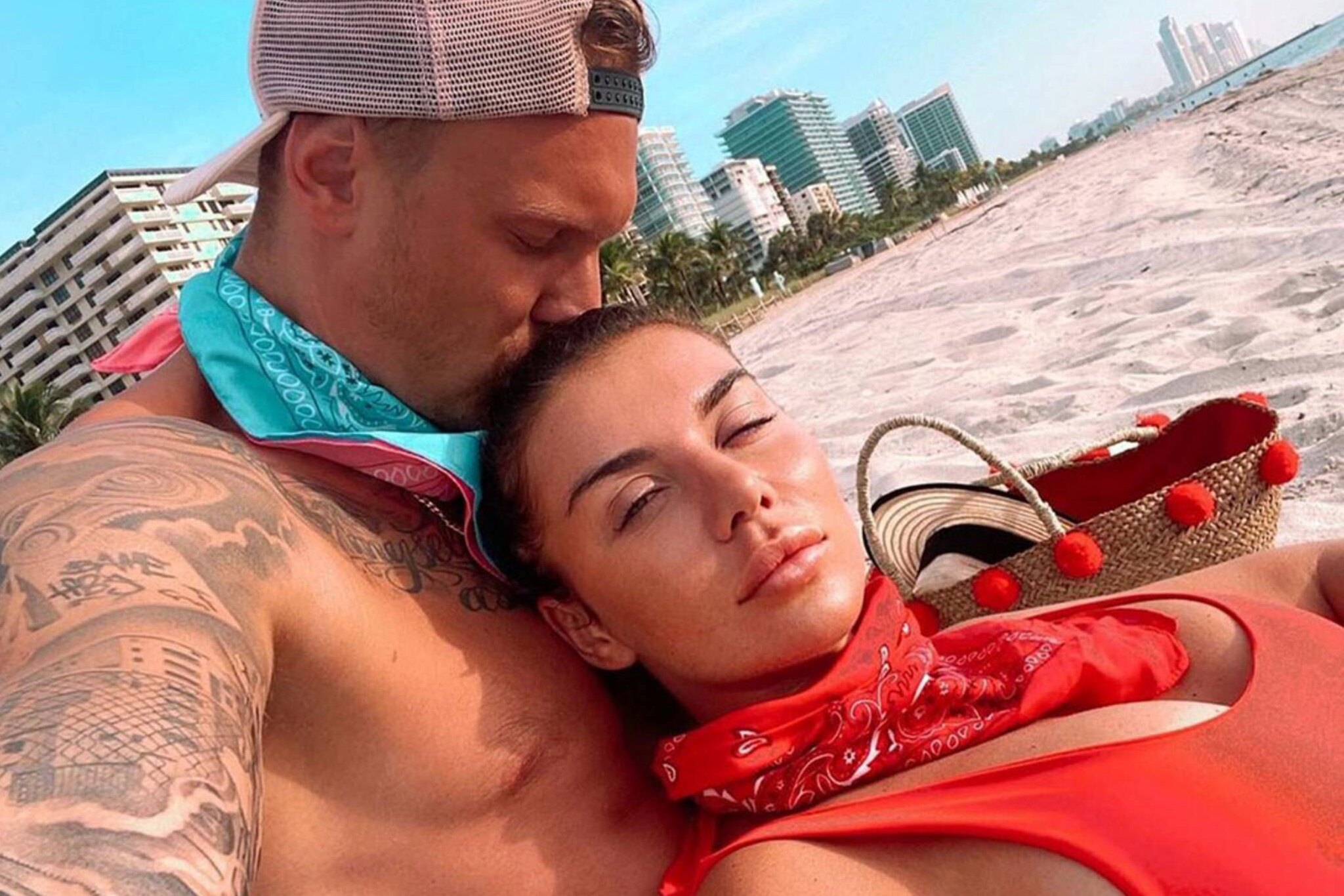 «Сын рассказал, что изменил жене с певицей»: отец Яниса Тиммы рассказал, как Анна Седокова отбила его у Саны Оши