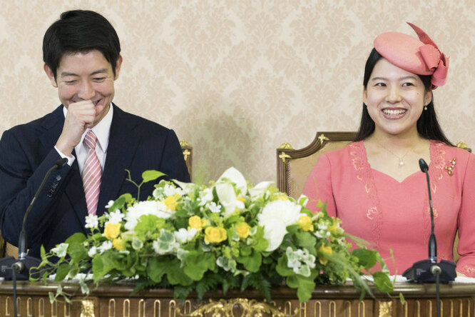 Отказавшаяся от престола японская принцесса родила сына от простолюдина