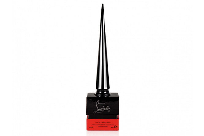 Лак с эффектом «красной подошвы» от Christian Louboutin Лак с эффектом «красной подошвы» от Christian Louboutin