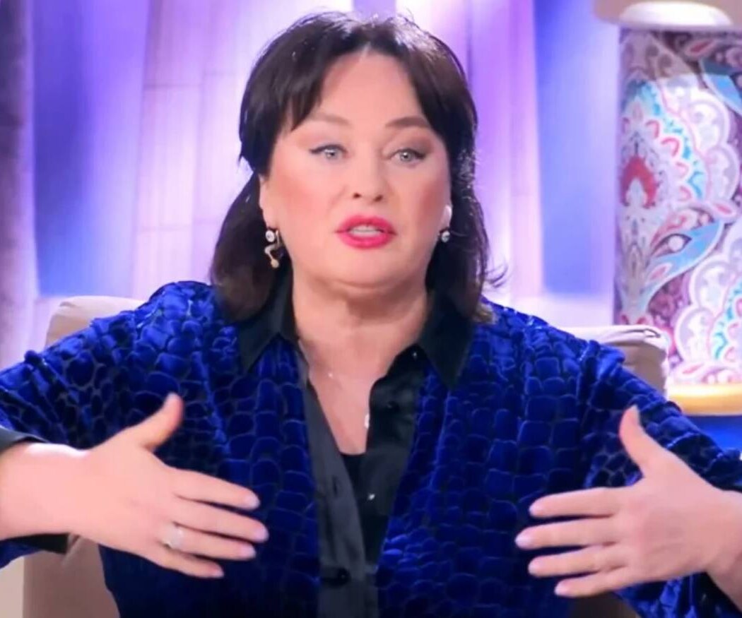 «В пижаме нельзя выйти на сцену Голоса»: Лариса Гузеева показала себя до преображения