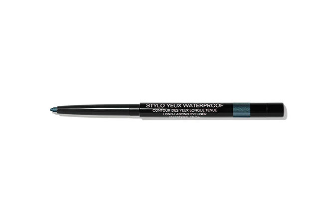 Водостойкий карандаш-подводка для глаз Stylo Yeux Waterproof в оттенке 946, Chanel