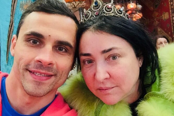 Муж Лолиты Милявской рассказал на телешоу об особенностях секса с певицей Муж Лолиты Милявской рассказал на телешоу об особенностях секса с певицей