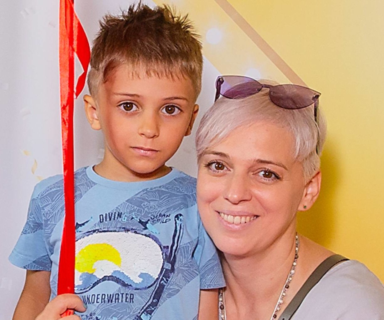 Мой ребенок пандемийный: Нелли Уварова впервые вышла в свет с 5-летним сыном