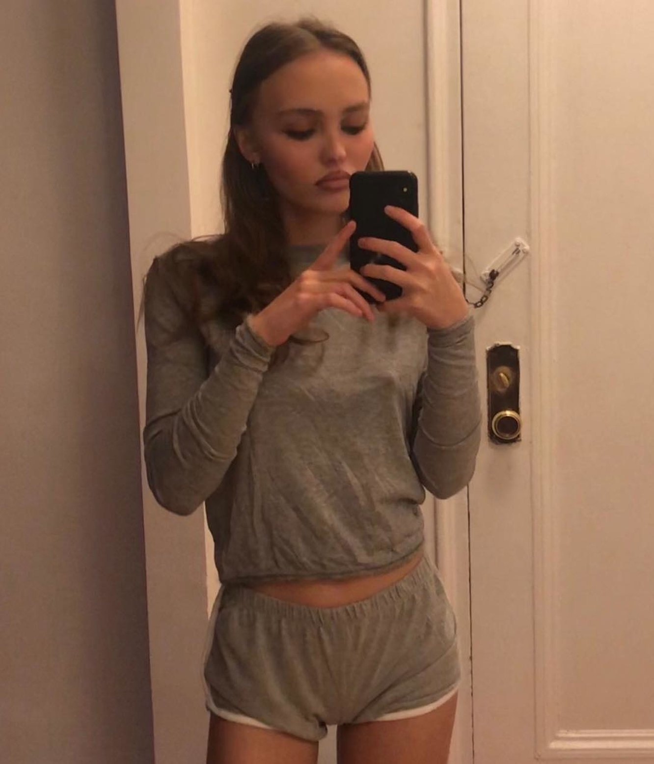 Skinny Selfie