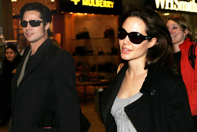 Анджелина Джоли заявила, что Брэд Питт облил ее пивом