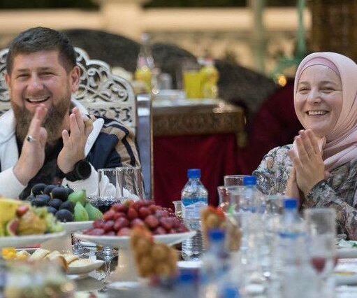 «Ты научил меня радоваться»: жена Рамзана Кадырова поздравила его с 45-летием