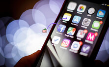 Как оплатить подписки в App Store и Google Play без банковских карт: лайфхаки