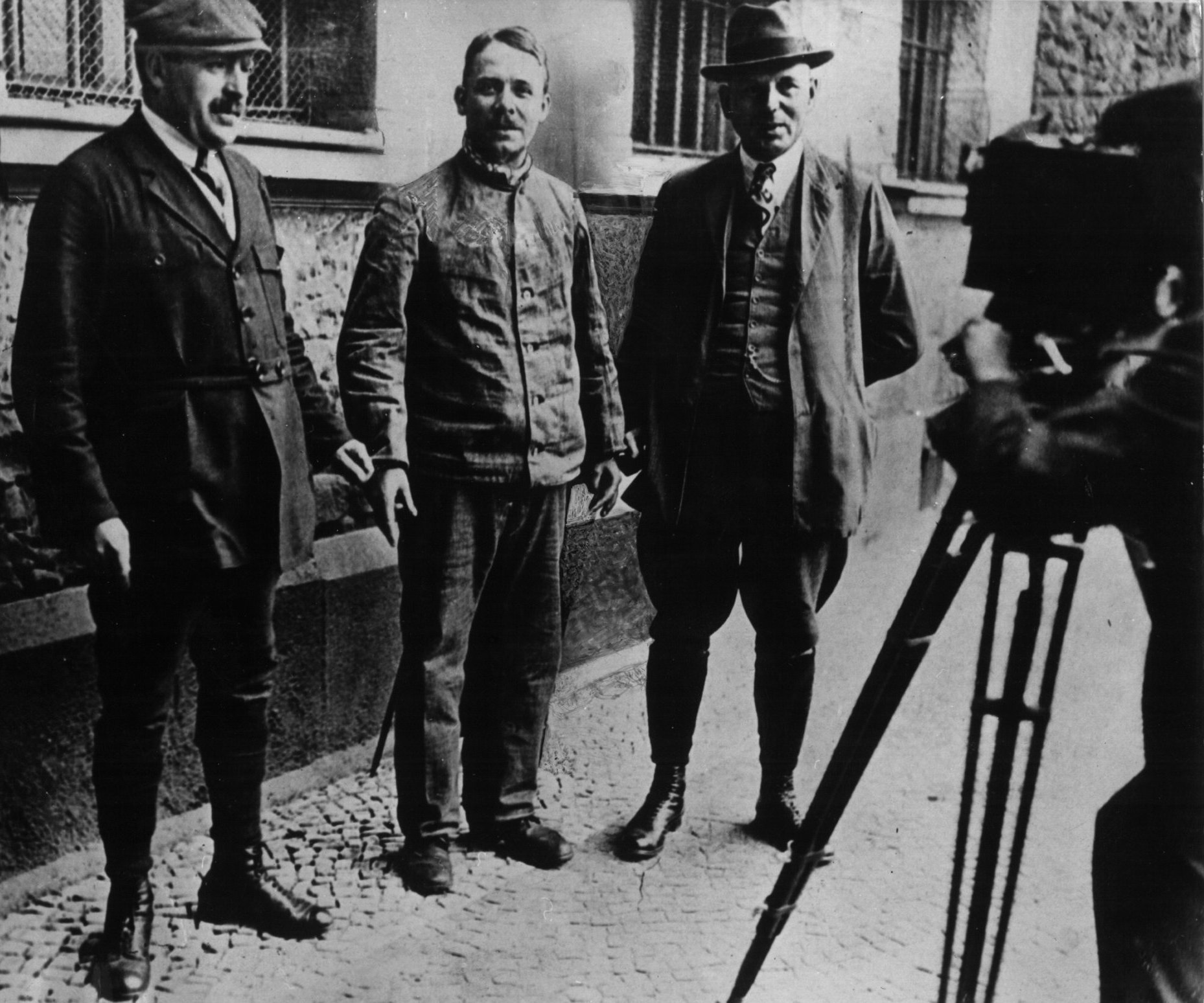 Добрый дядя: история вампира Фрица Хаармана, делавшего пирожки из детей