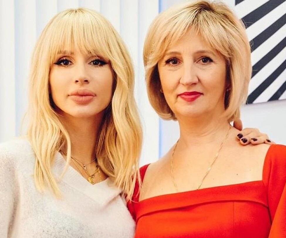 Светлана Лобода: Мама осталась со мной в Латвии, а папа вернулся в Киев. Он очень упертый