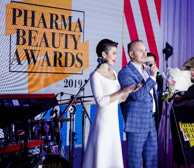 Тина Канделаки, Наталья Бардо и Аглая Тарасова на Pharma Beauty Awards