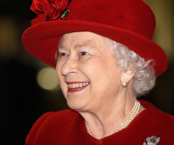 Королева улыбок: самые курьезные случаи с Елизаветой II