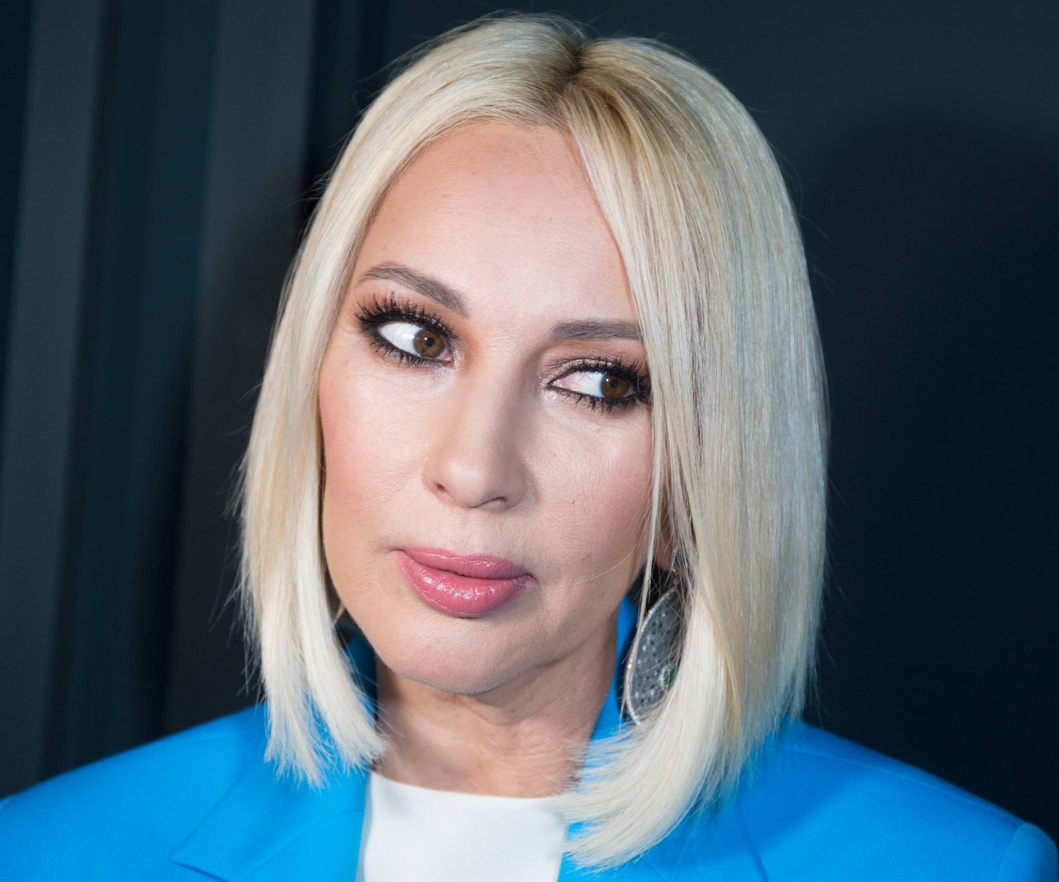 «Человек не позволяет себе объятий и поцелуев»: Лера Кудрявцева пригрозила мужу