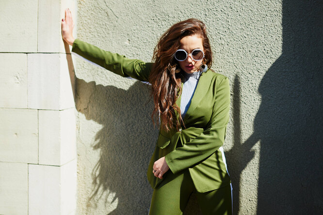 Базовая вещь: топ-12 женских пиджаков, которые помогут создать стильный образ