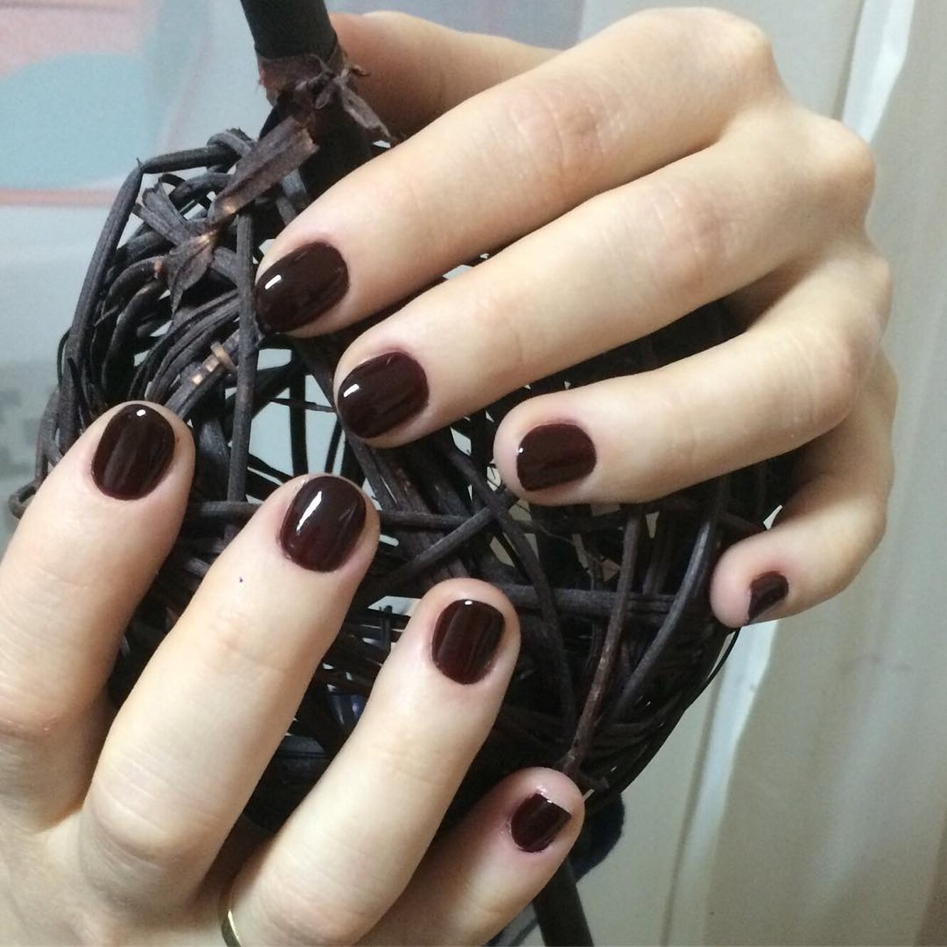 Маникюр с именем. Маник 5. Однотонный маникюр на короткие ногти. Маникюр для подростков. Маник 5.