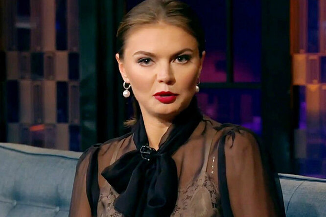 Похорошевшая Алина Кабаева блеснула в роскошном наряде на шоу «Вечерний Ургант»