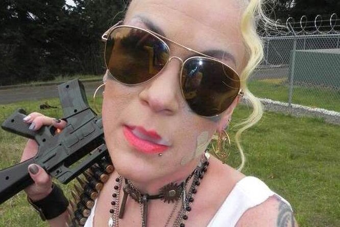 43-летняя внучка Иосифа Сталина встряхнула мир своими фото 43-летняя внучка Иосифа Сталина встряхнула мир своими фото