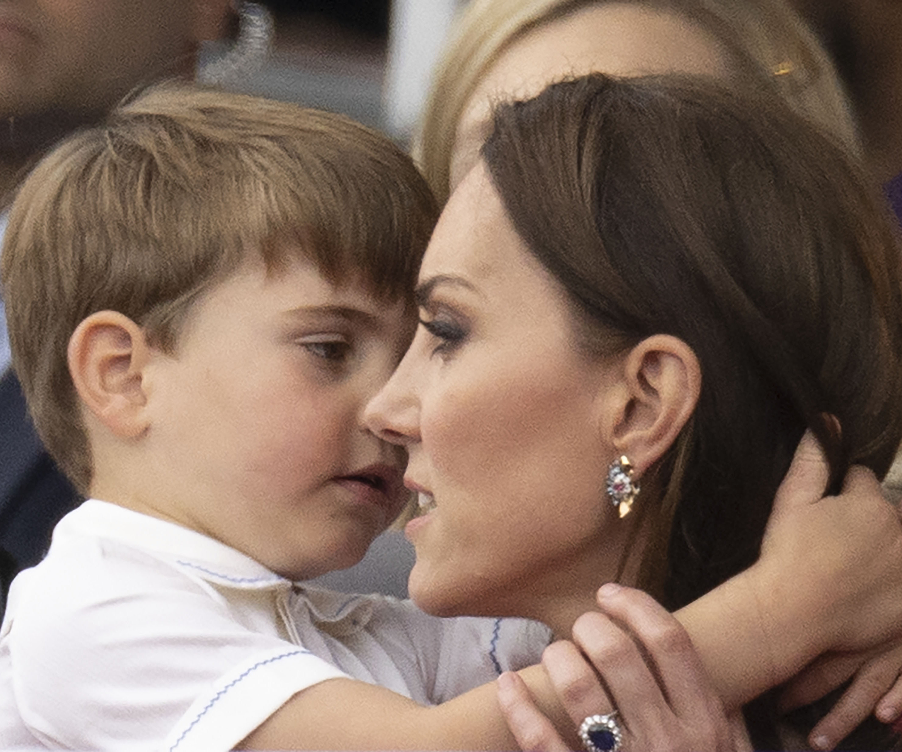 Прабабушка встретится с прадедушкой: Кейт Миддлтон рассказала о реакции принца Луи на смерть королевы