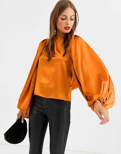 Атласный топ с длинными объемными рукавами ASOS DESIGN, 2 290 руб.
