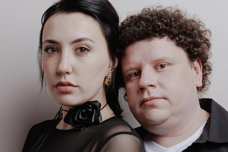 Беременная жена актера фильма «Я худею» Евгения Кулика снялась с обнаженным животом