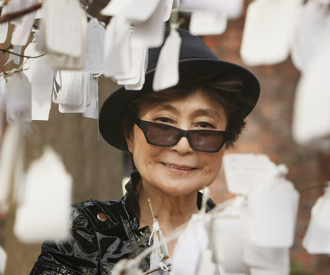 «Она во всём виновата!»: потрясающая история Йоко Оно, вдовы Джона Леннона