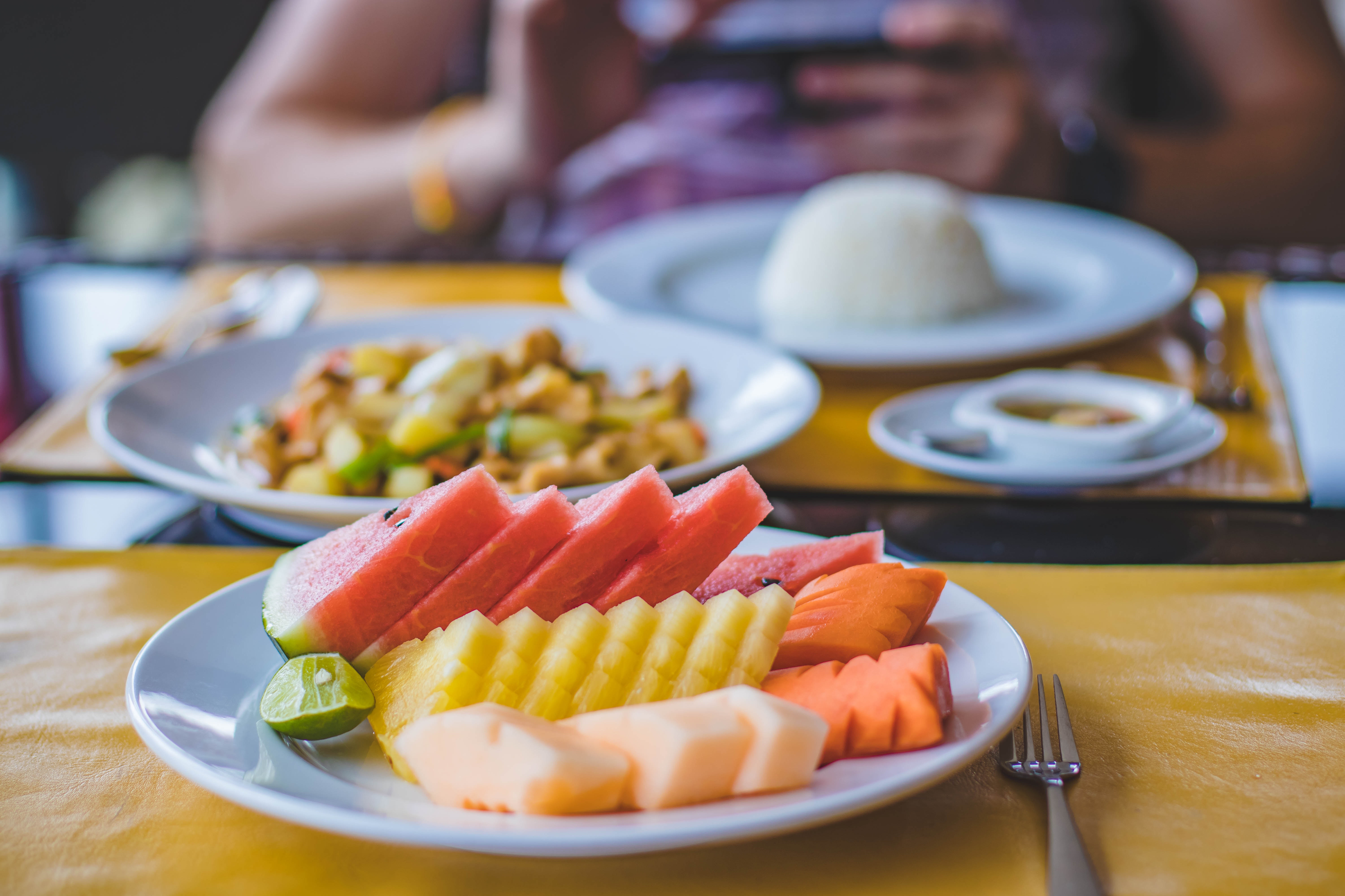 3 самых неудачных продуктовых сочетания, от которых растет живот и быстро наступает голод
