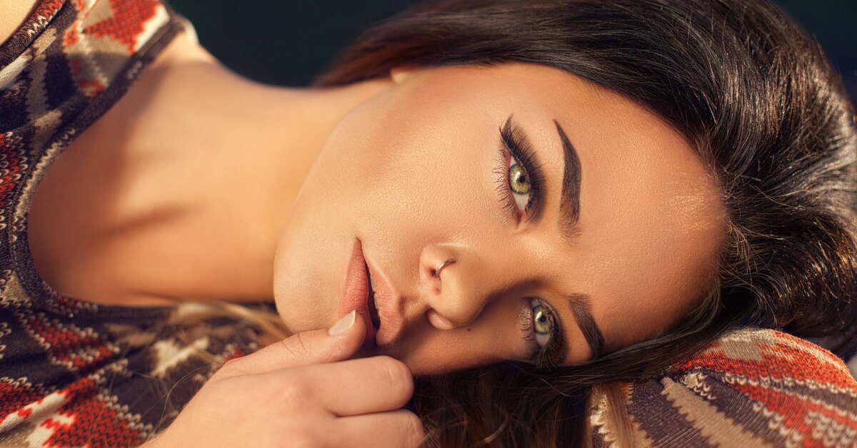 Clap and fly: how to grow fluffy, long eyelashes in just 2 months