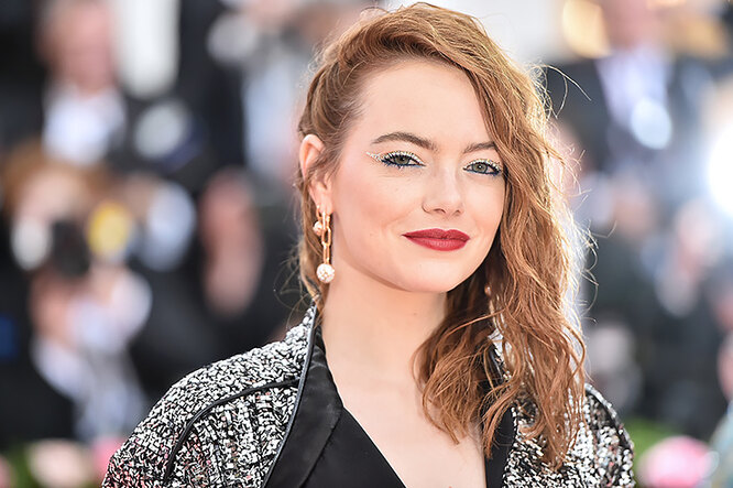 Fake redhead with hoarseness: how Emma Stone became a famous actress