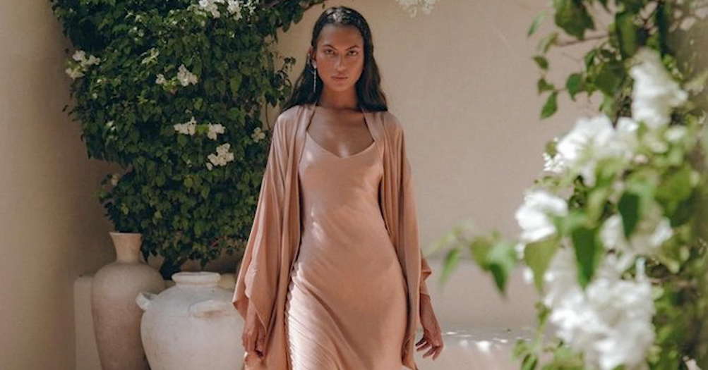 Summer, sun, heat: how to wear beach outfits in town?