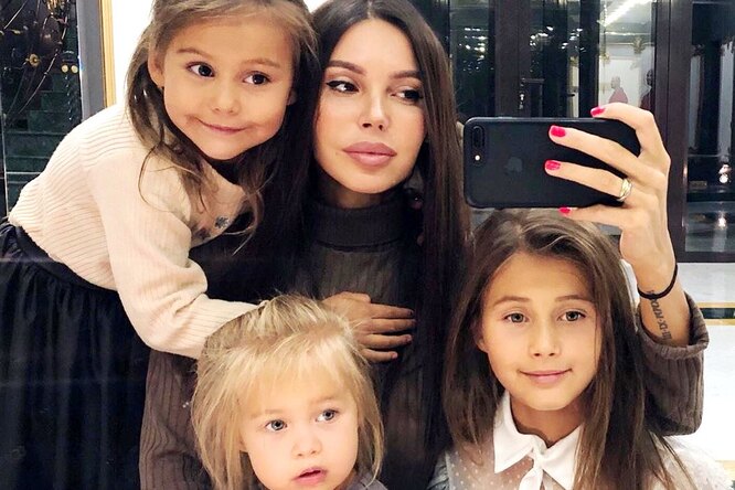 «Хочу, чтобы он выпрыгнул»: Оксана Самойлова о реакции дочери на ее беременность «Хочу, чтобы он выпрыгнул»: Оксана Самойлова о реакции дочери на ее беременность