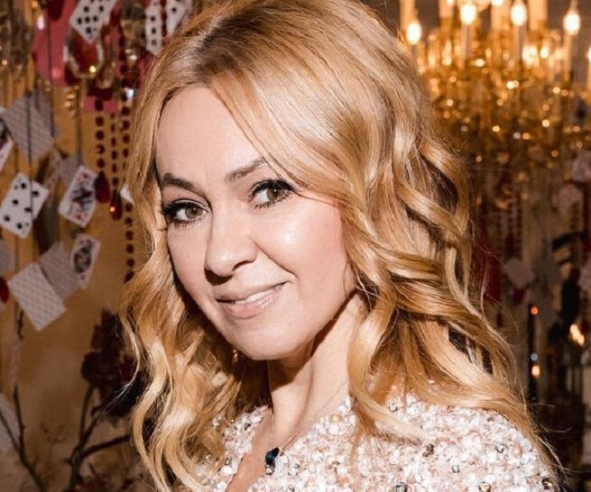 «Я зря не взяла фамилию мужа»: Яна Рудковская грациозно станцевала на коньках