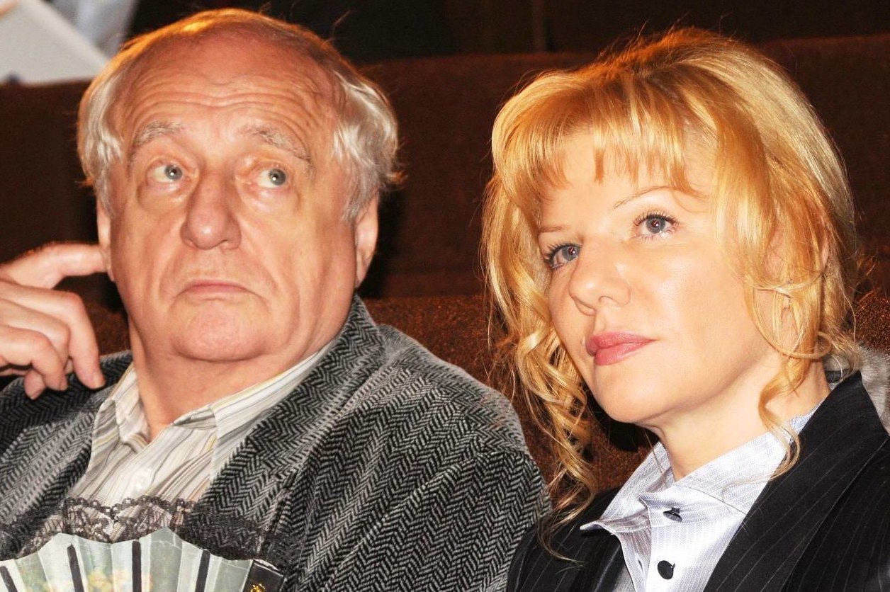 Гонорар вместо договора: Александра Захарова проиграла суд за спектакли отца