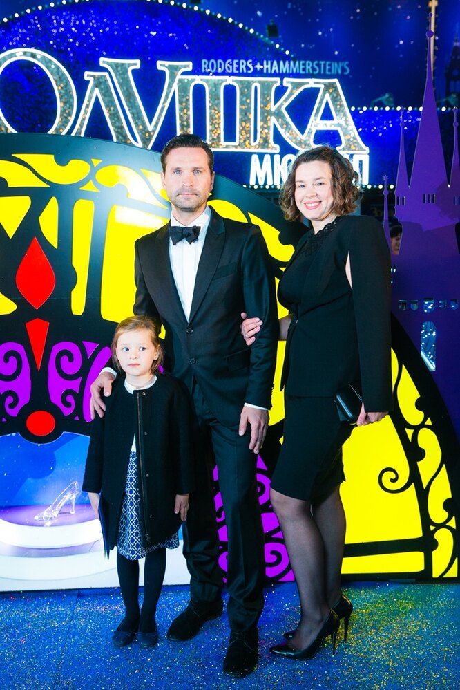 Виктор Добронравов с семьей 2