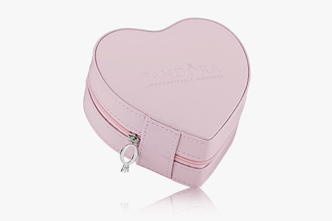 Pandora дарит подарки на День Святого Валентина
