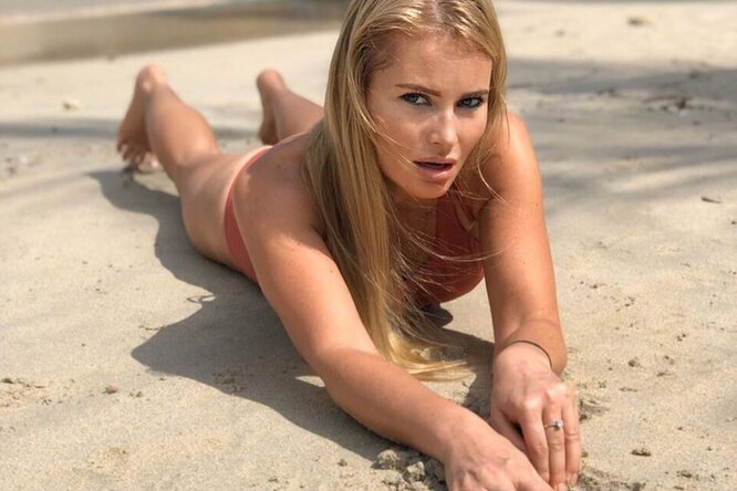 «Какое счастье отдыхать трезвой»: Дана Борисова снялась в бикини на пляже
