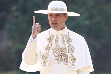 Джуд Лоу играет Папу Римского: смотрим первые кадры в образе