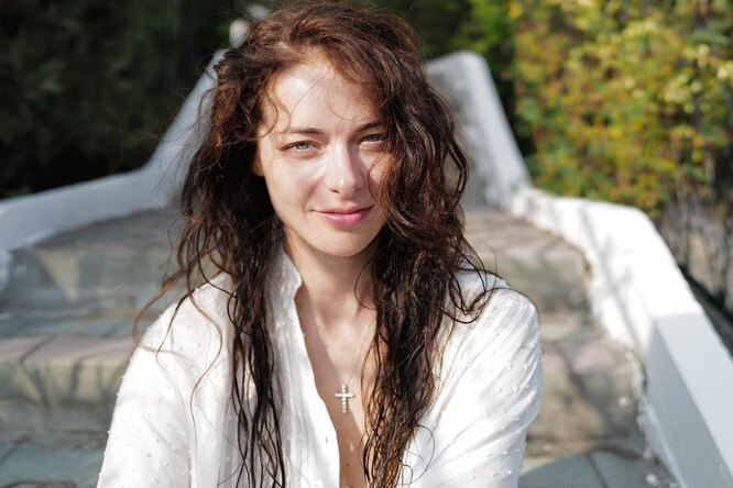 «Для ценителей прекрасного»: Марина Александрова без макияжа снялась в Крыму