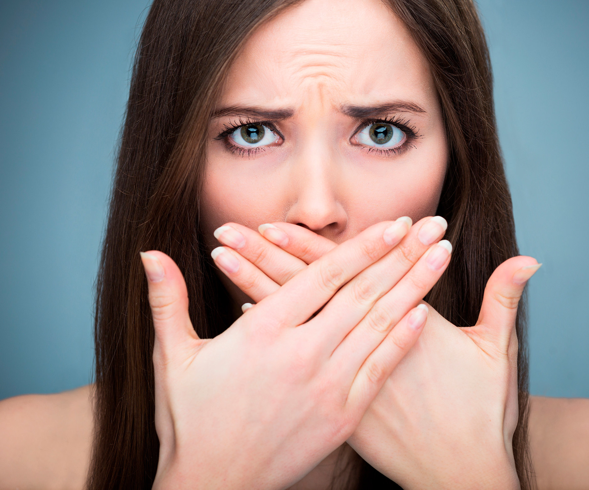 Контроль свежести: как убрать запах изо рта в домашних условиях