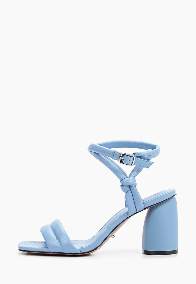 Graciana sandals, 12800 rubles.