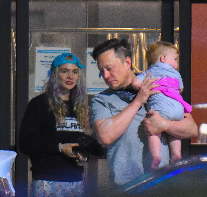 Grimes si Elon cu fiul lor