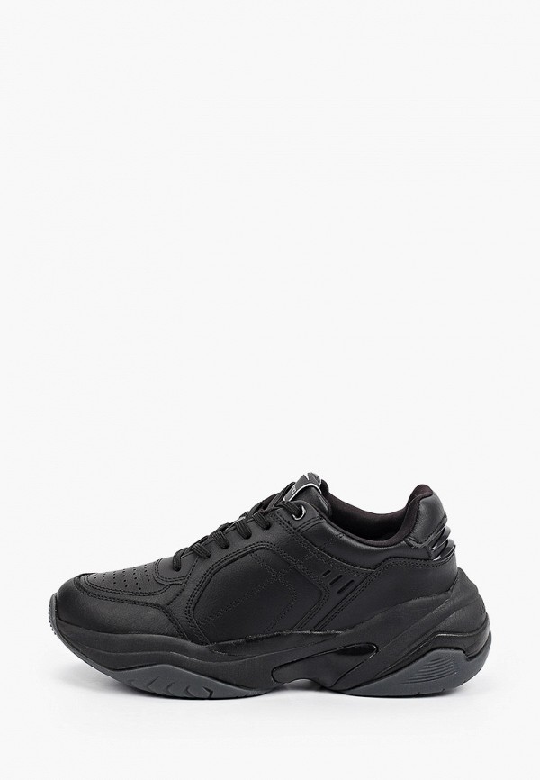 One foot here, the other there: “defector” sneakers suitable for summer and fall