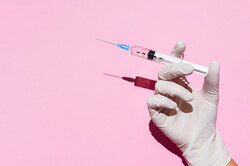 Как перенести прививку от коронавируса без осложнений: 5 полезных советов