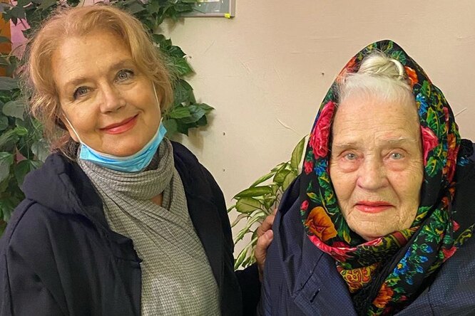 «Идеал красоты»: внешность Ирины Алферовой и 98-летней мамы заворожила фанатов «Идеал красоты»: внешность Ирины Алферовой и 98-летней мамы заворожила фанатов