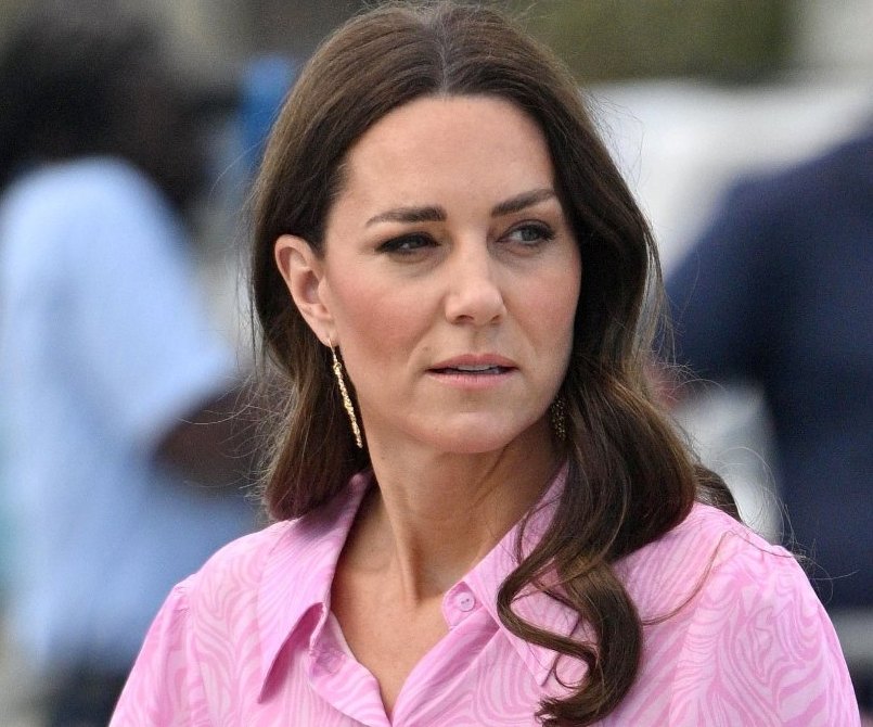 Запрет королевы: Кейт Миддлтон не может в присутствии Елизаветы II носить один вид обуви