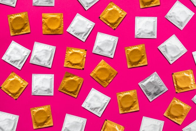 What is a female condom and how to use it What is a female condom and how to use it