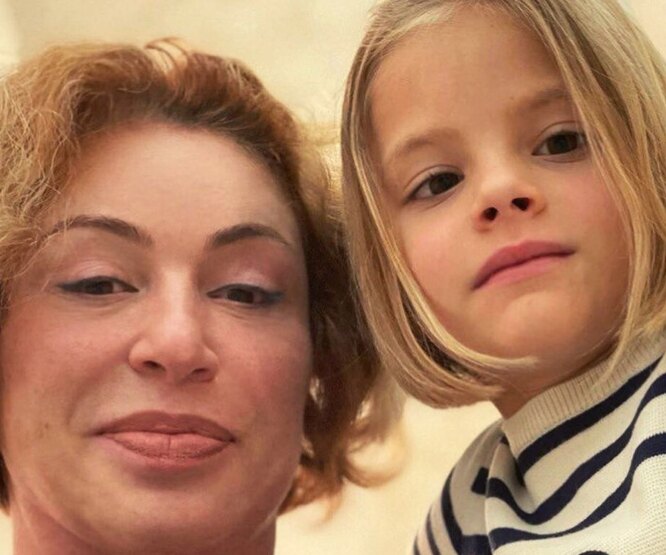 «Иностранцев запугали?»: дочь Тимати расплакалась, увидев учителя из Лондона