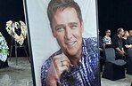 «Ангела украли, розы сбросили!»: мемориал Юрию Шатунову осквернили вандалы